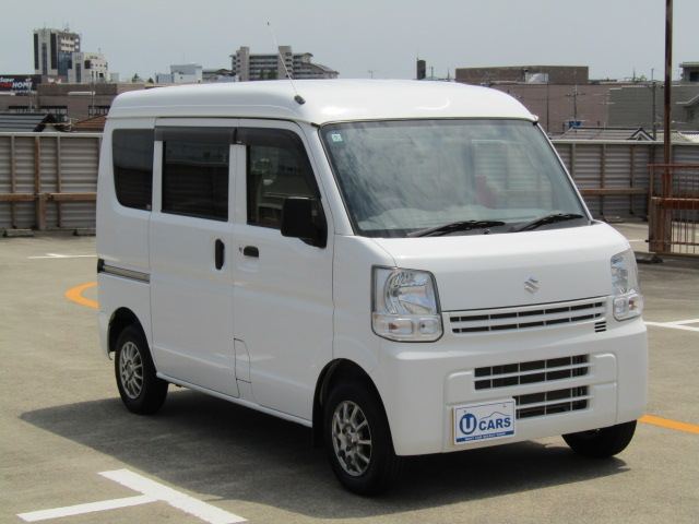 エブリイ